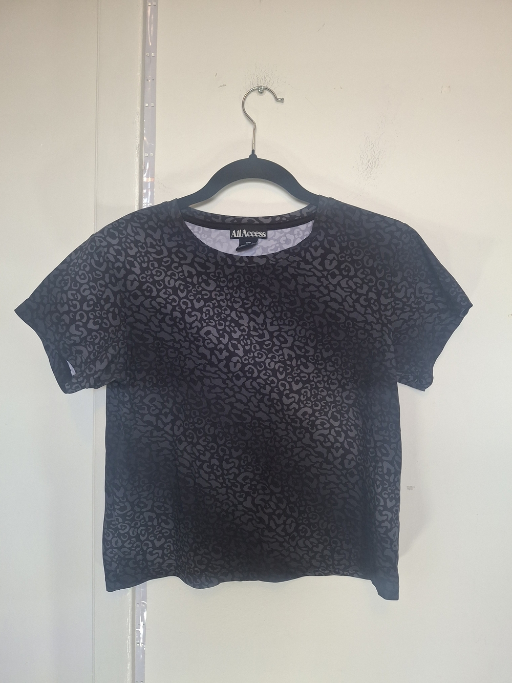 ALL ACCESS Black and Gray Leopard Print Short Sleeve Top